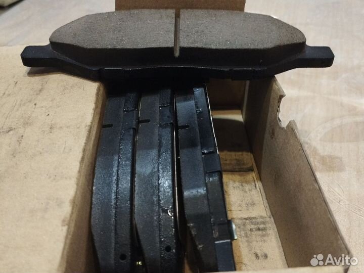 Тормозные колодки передние Hi-Q sp-1383