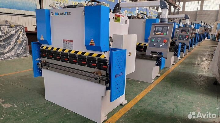 Листогибочный станок MetalTec HBM 40/2500