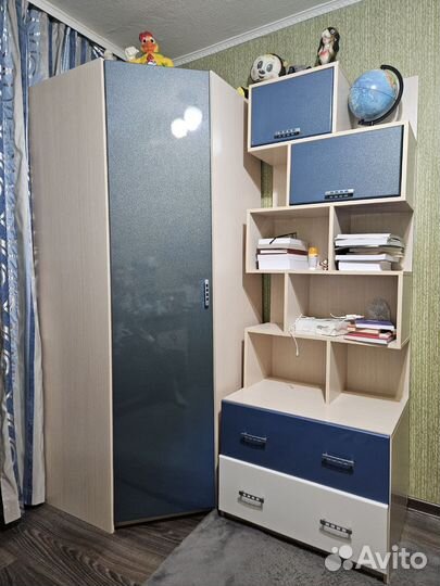 Спальный гарнитур бу, письменный стол, кровать