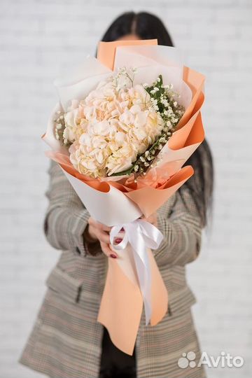 Авторский букет с гортензией