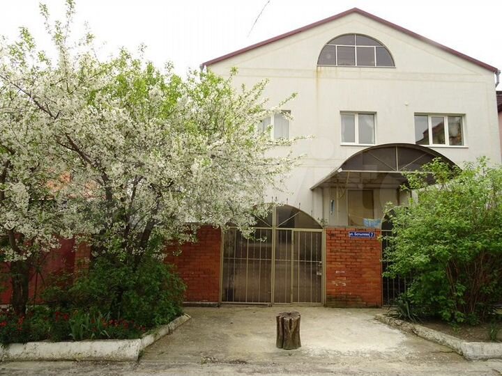 Дом 406 м² на участке 5 сот.