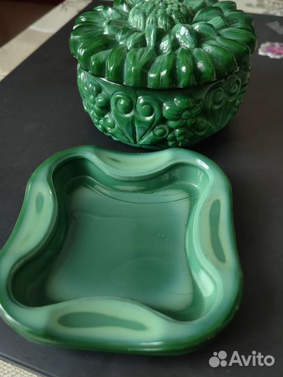 Антикварная шкатулка Хризантема