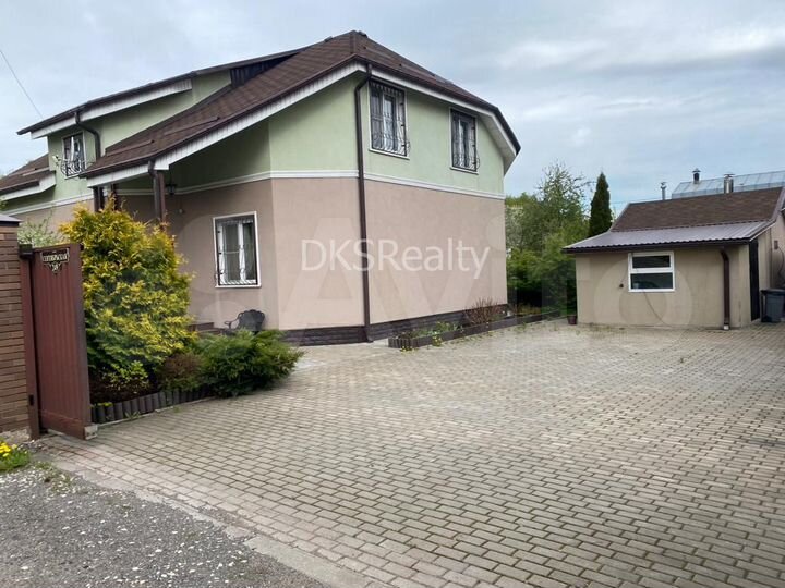 Дом 302 м² на участке 8 сот.