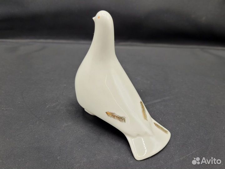 Статуэтка Голубь 10*9 см фарфор Южноуральский фз