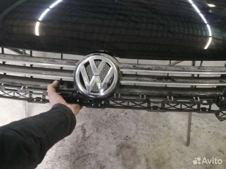 Капот Volkswagen Touran 2012