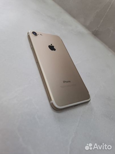 Смартфон Apple iPhone 7 2/128 гб