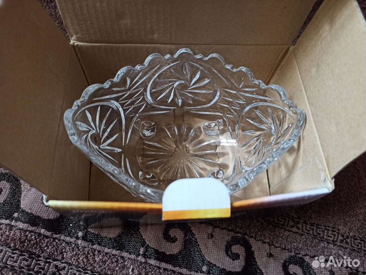 Хрустальная конфетница салатник
