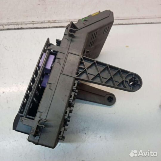 Блок предохранителей Renault Laguna рест. 1999