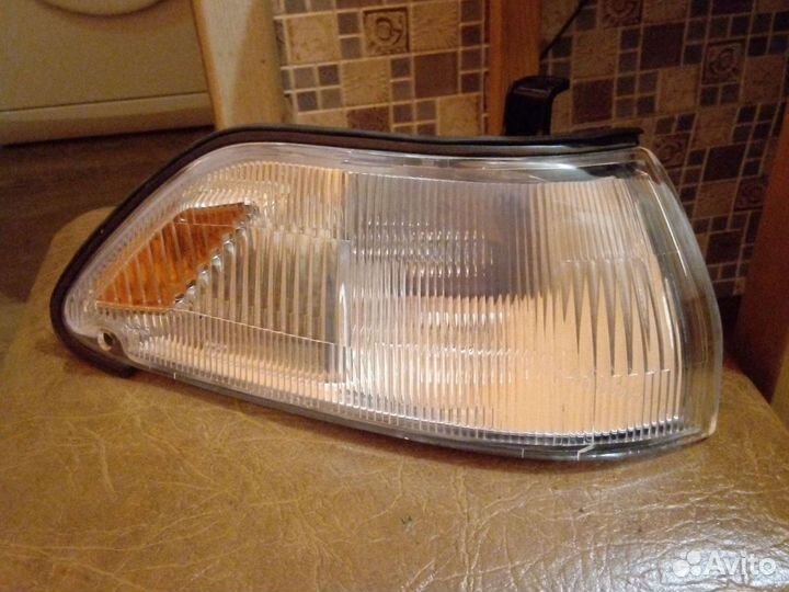 Указатель поворота Toyota Carina