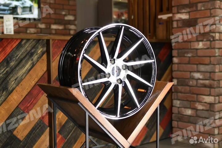 Литой диск в стиле vossen R19 5x112