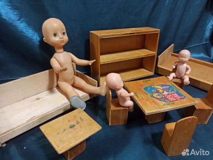 Советские игрушки. Мебель деревянная. Пупсы
