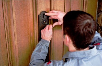 Вскрытие замков, дверей, автомобилей,замена замков