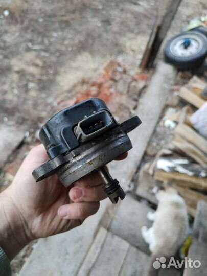 Трамблер nissan laurel