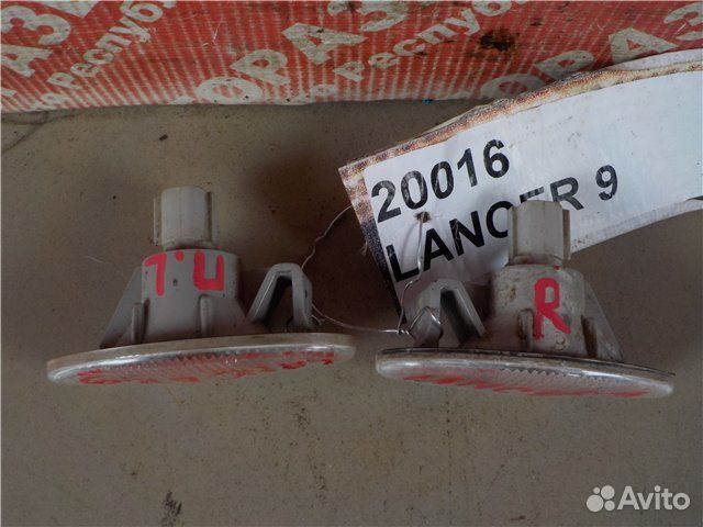 Повторитель поворота Mitsubishi Lancer S82 4G18