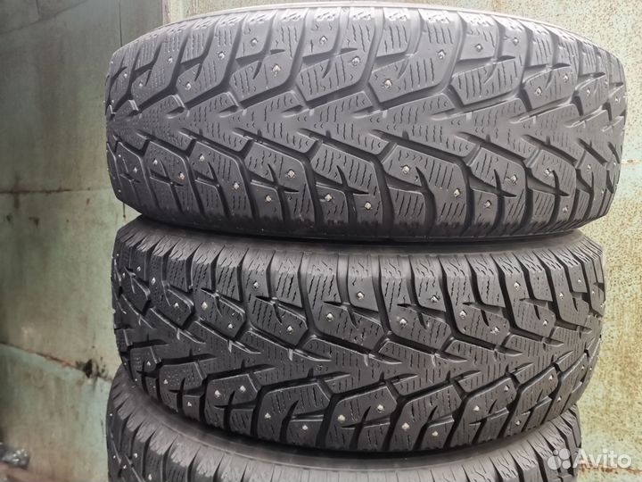 Yokohama Ice Guard Stud IG55 215/65 R16