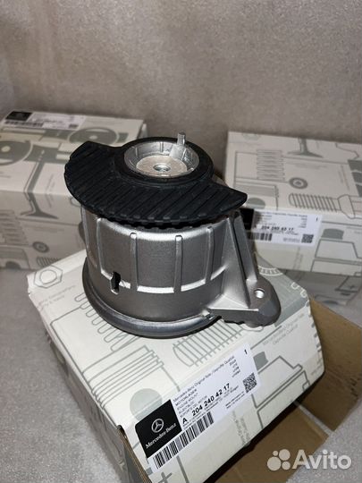 Подушка двигателя Mercedes-Benz w204 w212