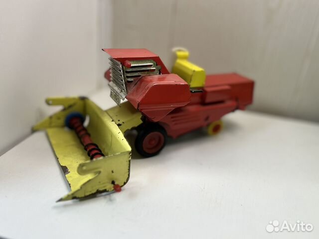 Комбайн игрушка СССР "Колос" купить в Москве | Хобби и отдых | Авито