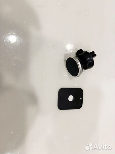 Автомобильный держатель с беспроводной зарядкой