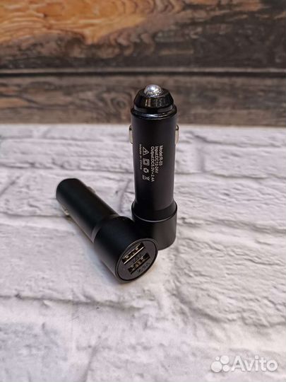 Автомобильная зарядка 2.4А новая для русских авто