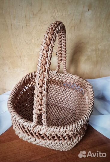 Корзина плетеная