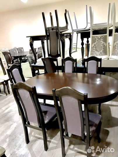 Столы и стулья