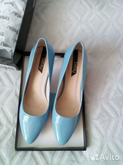 Туфли новые 39 раз. Betsy, голубые и светложелтые
