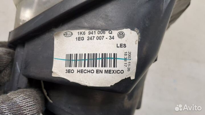 Фара (передняя) правая Volkswagen Jetta 5