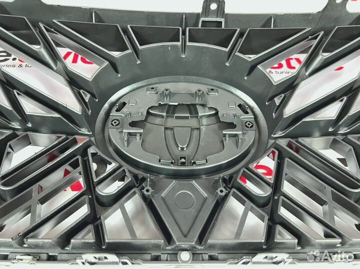 Решетка радиатора Toyota Land Cruiser 200