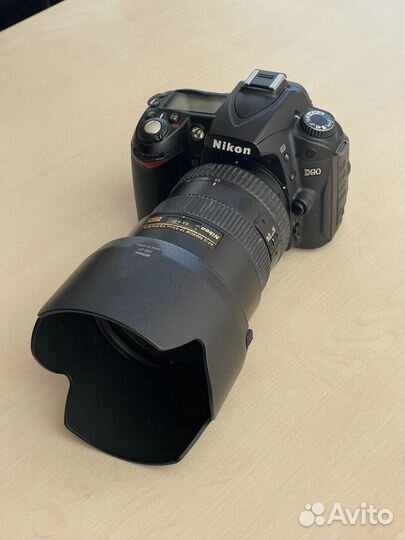 Камерa Nikon D90