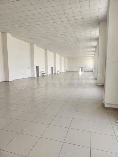 Автосалон 1102.6 м²