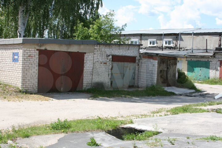 Гараж, > 30 м²