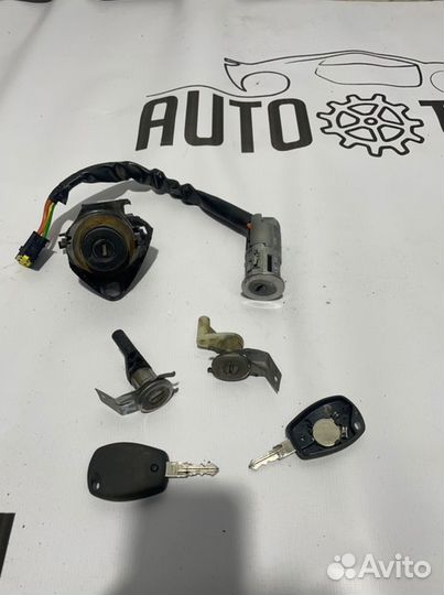 Замок зажигания (комплект) Renault Duster F4RA400