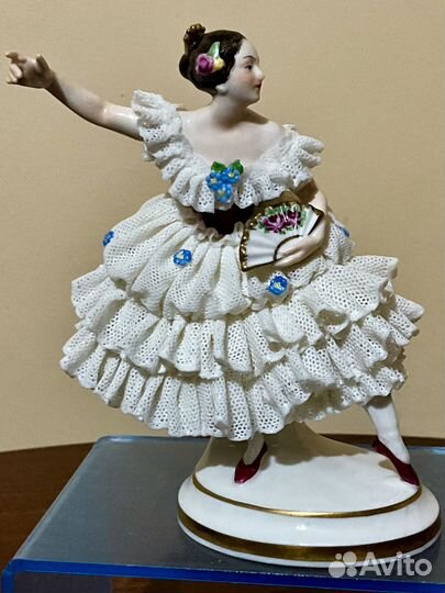 Балерина в светлом платье. Volkstedt