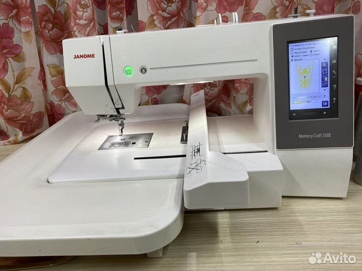 Швейная машина Janome Memori Craft 550е