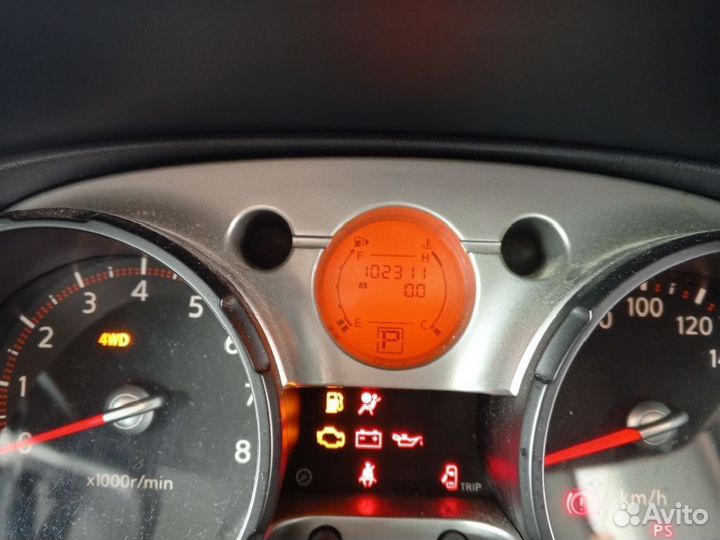 Бардачок Nissan Dualis NJ10