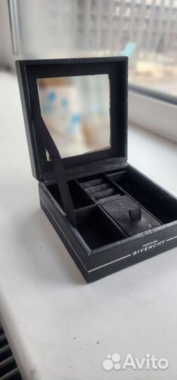 Шкатулка для украшений givenchy