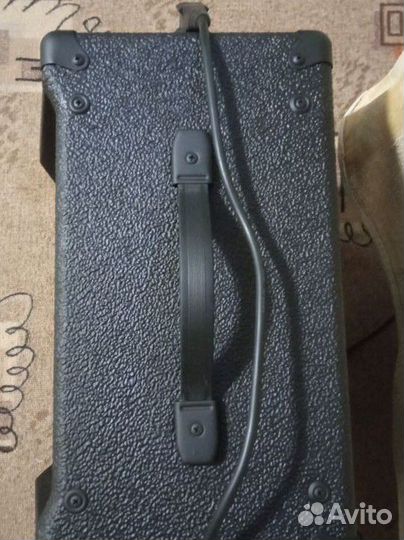 Гитарный комбоусилитель