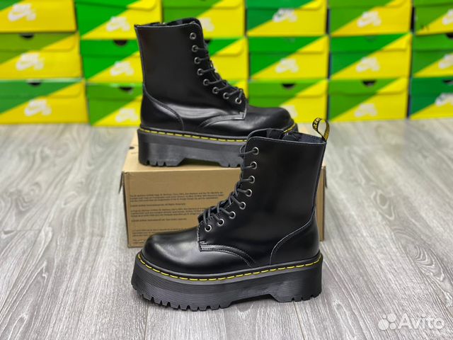 Dr. Martens Jadon