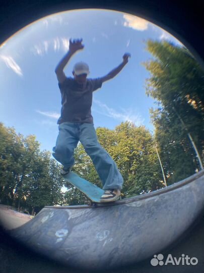 Инструктор по скейтборду