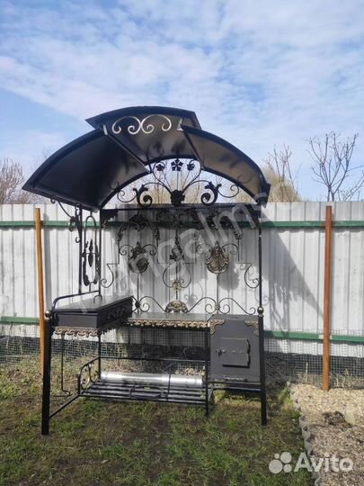 Мангал с крышей