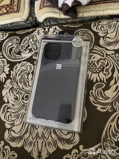 Чехлы на телефон