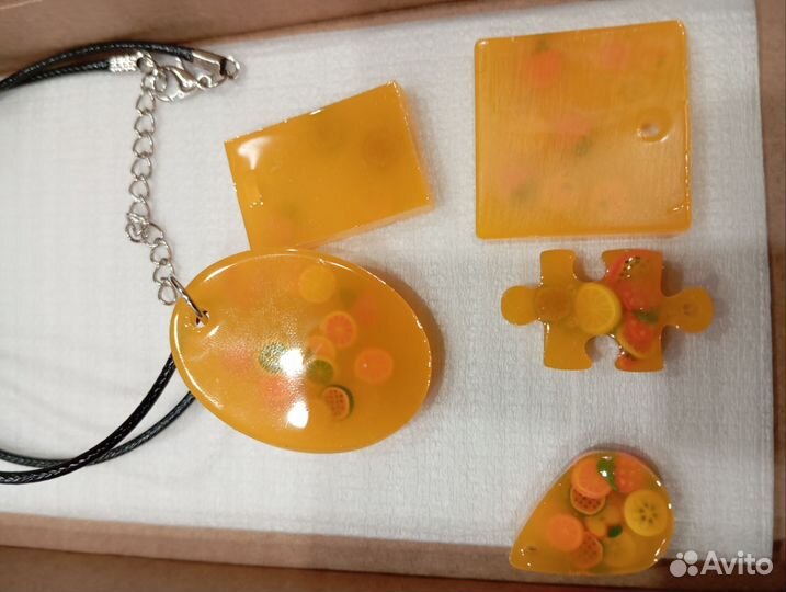 Набор подвесок из эпоксидной смолы