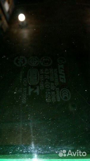 Левое заднее стекло на Субару Трибэка 07-13г.в