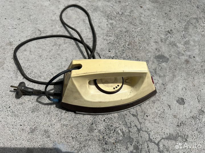 Продам утюг