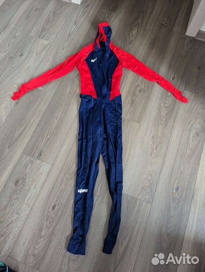 Конькобежный комбинезон