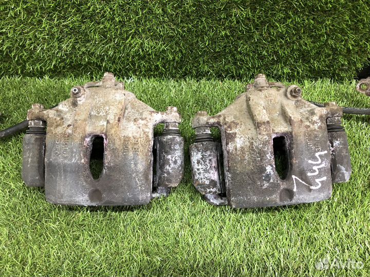 Супорта тормозные передние Hyundai ix35