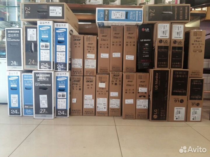Новый изогнутый монитор Samsung C27F390FHI FullHD
