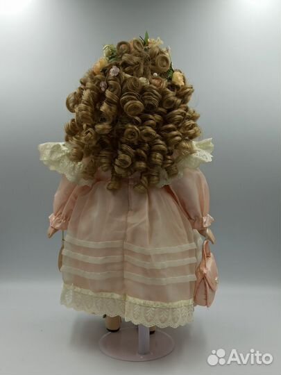 Кукла фарфоровая коллекционная
