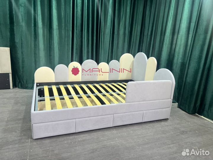 Детская кровать с подъемным механизмом