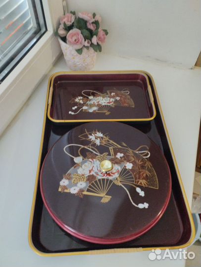 Подарочный набор:Менажница + 2 подноса.Салфетки